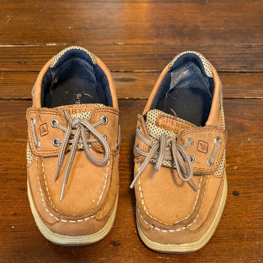 Sperry Kids Moccasins in Brown and Cream